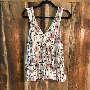 American Eagle Floral V-Neck Tank